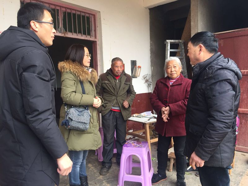 1519465679372748.jpg 繼光實(shí)驗(yàn)學(xué)校開展脫貧攻堅(jiān)幫扶工作_副本.jpg