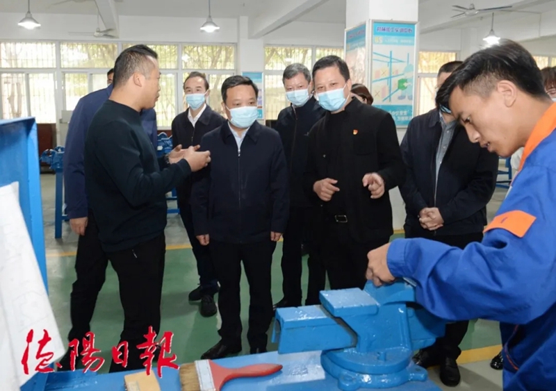 1635237116390996.jpg 搶抓機遇 乘勢而上 全力推動職業(yè)教育內涵式高質量發(fā)展_副本.jpg